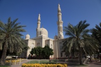 IMG_9364R 場所を変えてドバイでも有数なモスクことジュメイラ・モスクへ。