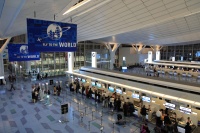 IMG_8267R 国際空港としては小ぶりですけど、今までの国際線ターミナルと比べると大変な進化。