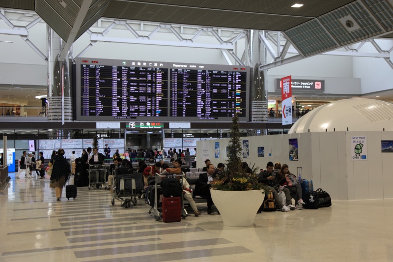 IMG_7669R 前回のアメリカツアーから帰って来てホッとするのもつかの間、またまた成田空港にやってきました。<BR>
最近登場することの増えてきた第２ターミナルからスタートです。だって、JALのほうが安かったんだもん。