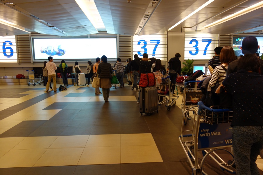 DSC02932 そしてようやくシンガポール空港のターミナル２に到着。<BR>
