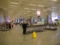 DSC04981R ようやくイスタンブール・アタチュルク国際空港に到着だー。