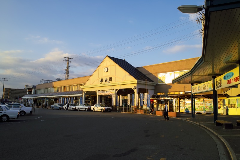 SDIM0620S 昨夜到着したばかりの松山駅へ。