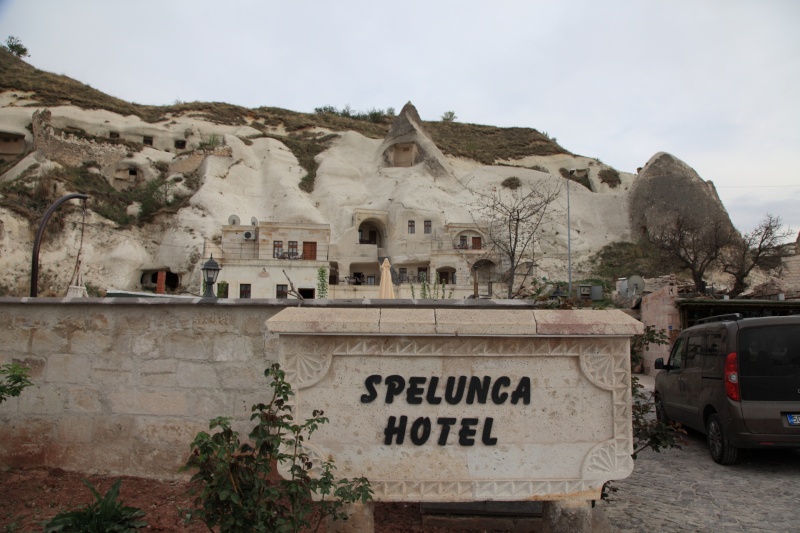 IMG_1903RR そんなこんなで、名前だけで選んだスペランカ・ホテルさんに到着。<BR>
洞窟でスペランカとか言われたら泊まらざるを得ないだろうと。
