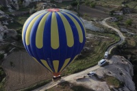 IMG_2534RR そろそろ気球ツアーも終了のお時間。周りの気球もだんだんと着陸し始めます。